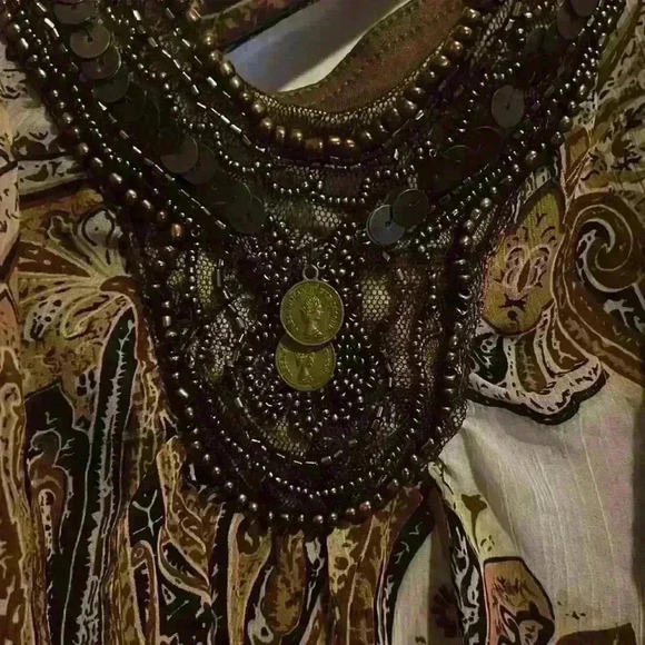 ADiva size L Brown & White Top with adjustable straps, beading and coin detail - Picture 4 of 11